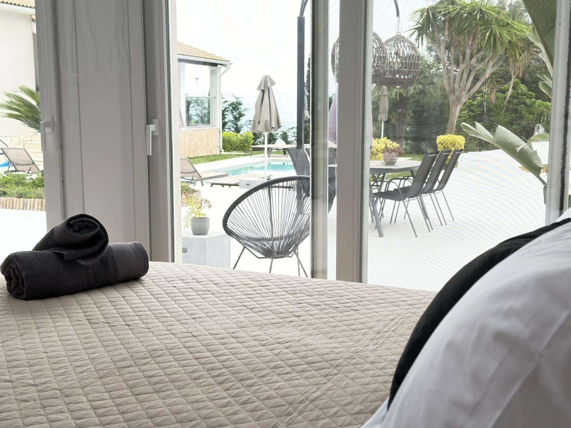 Grande Terra Villas With Swimming Pool Spartylas Exterior photo